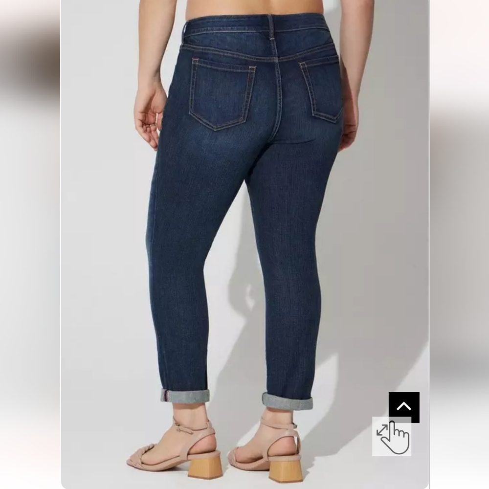 Torrid EXTRA SHORT Boyfriend Straight Vintage Stretch Mid-Rise Jean - Picture 3 of 6